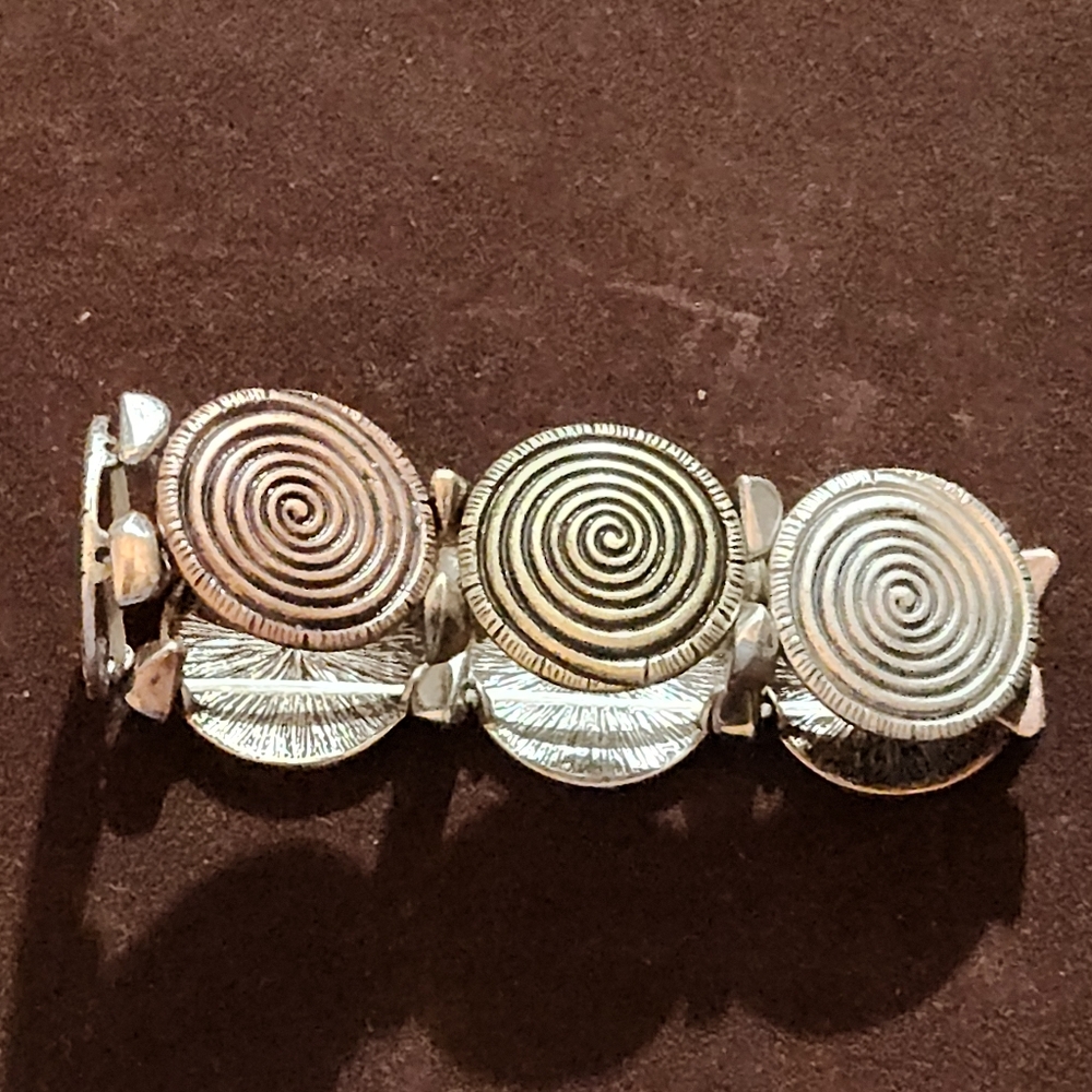 Tri-Colored Bracelet - Picture 5 of 5